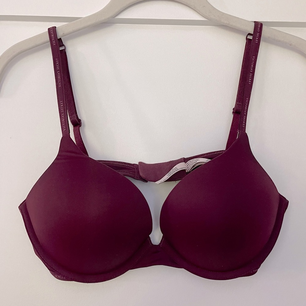 Victoria Secret T-shirt Push-up Plunge Bra